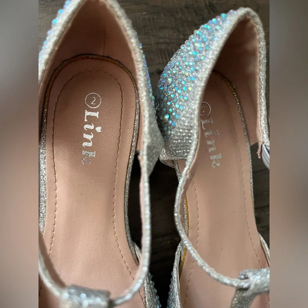Iridescent Rhinestone T-Strap Dress Shoes - Silver